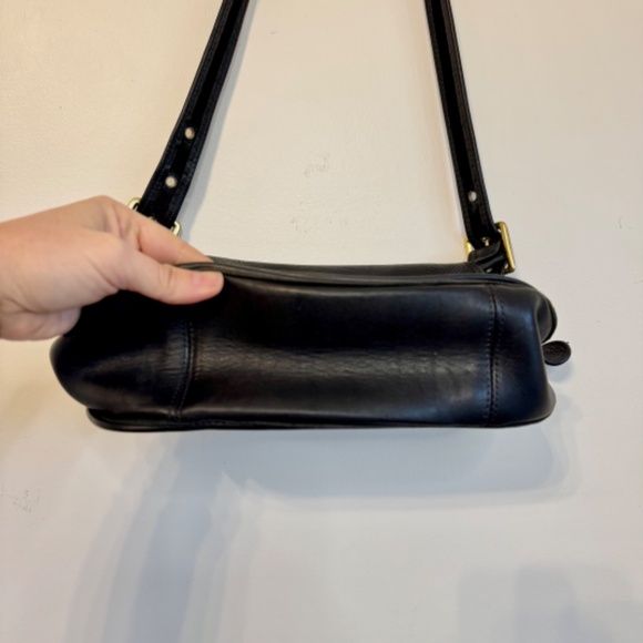 Vintage 1990s Black Leather Patricia's Legacy Coach Saddle Style Shoulder Bag - Picture 7 of 15
